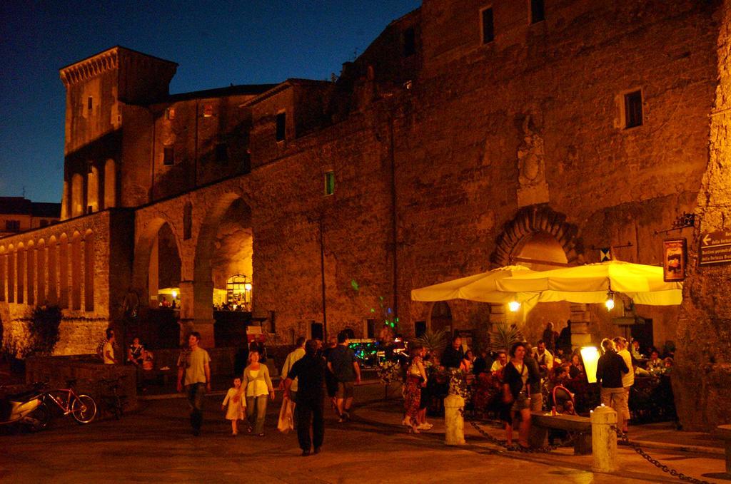 Affittacamere La Magica Torre Pitigliano Extérieur photo